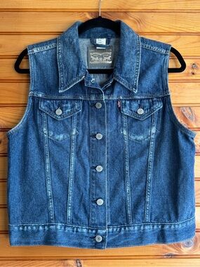 Levi’s Trucker Denim Vest Large Button Front Blue Jean Jacket Sleeveless Cotton